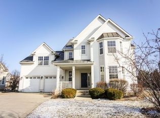 1372 Grantham Dr, Schaumburg, IL 60193