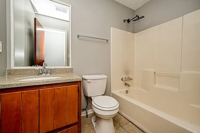 145 Glenloch Pkwy — Photo 12