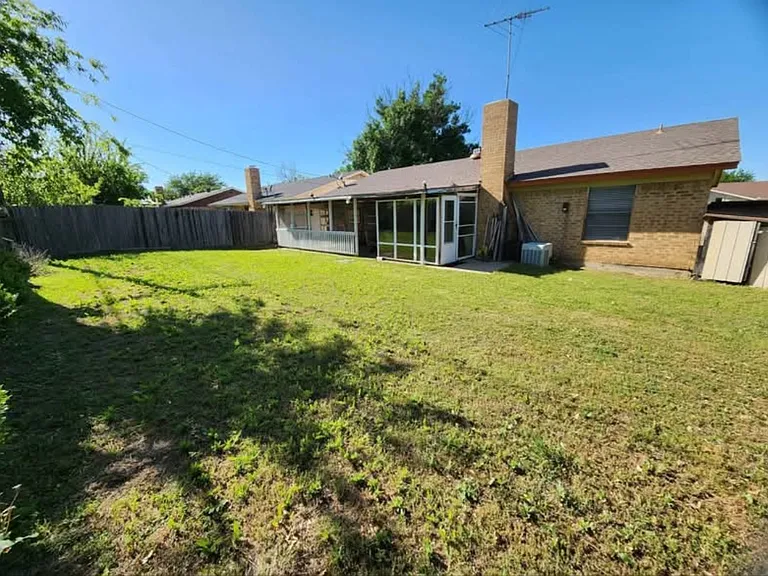 6460 Old Mill Cir — Photo 4