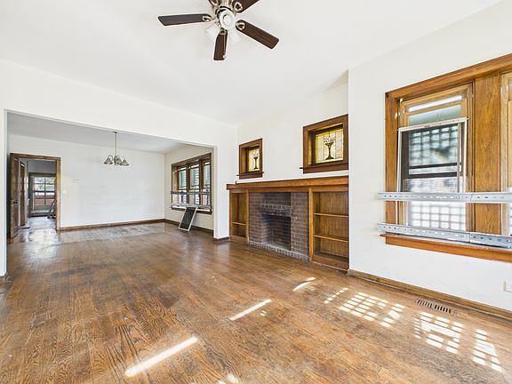 5th image of 8607 S King Dr