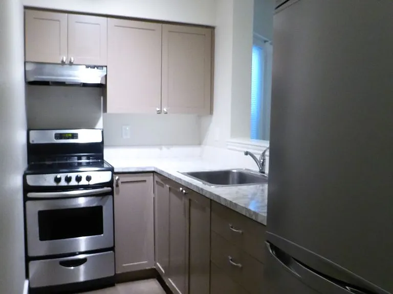 1417 Boylston Ave — Photo 5