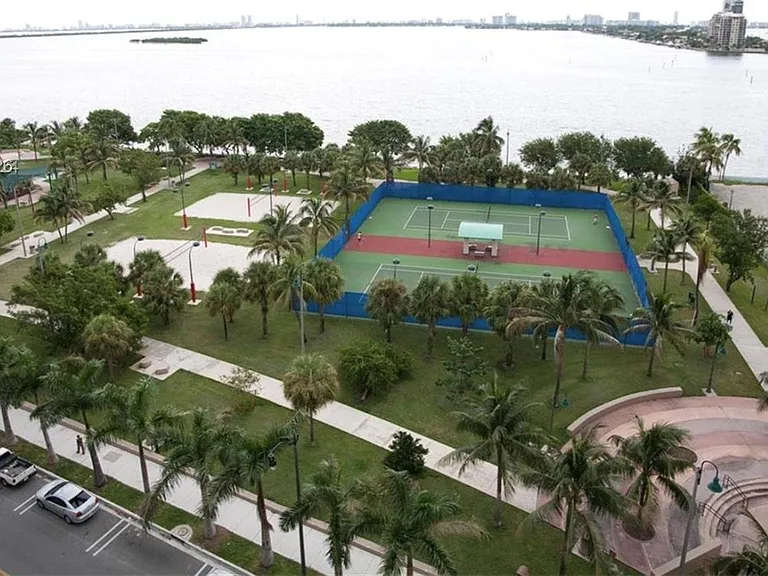 1750 N Bayshore Dr #3114 — Photo 22