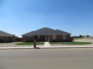 2401 Cobblestone Cir, Clovis, NM 88101