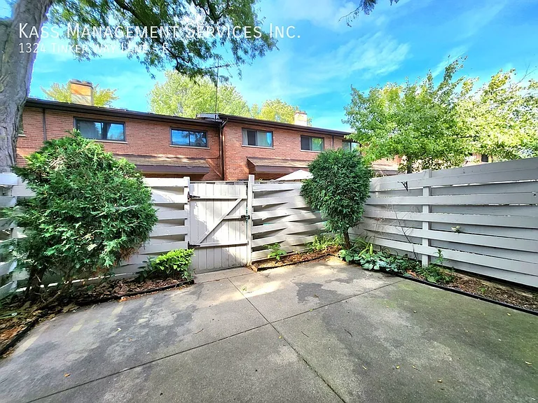 1324 Tinker Way #E — Photo 19