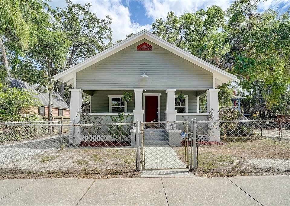 1st image of 850 14TH AVENUE S