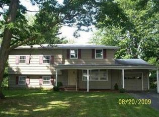 270 Wildwood Dr, Rochester, NY 14616