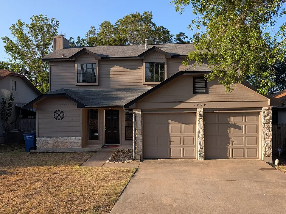 1009 Peggotty Pl