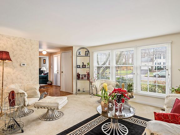 3rd image of 2664 Petersborough St