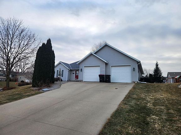 2nd image of 995 Lexington WAY