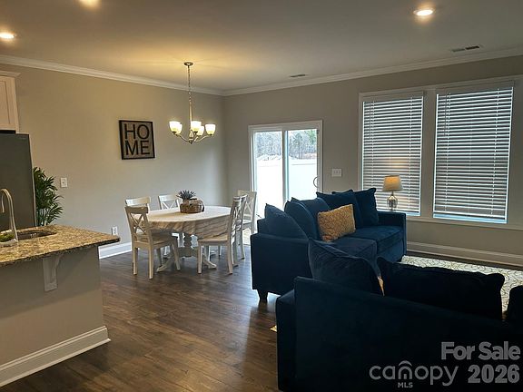 5th image of 592 Altamonte Dr