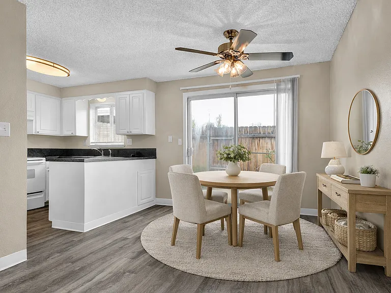 Medallion Townhomes — Photo 8