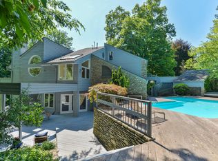 3116 Arden Rd, Glenview, KY 40025