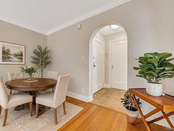 5th image of 36 Westview Avenue #1B