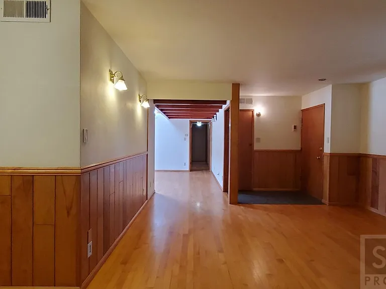 210 Pabst Ln — Photo 5