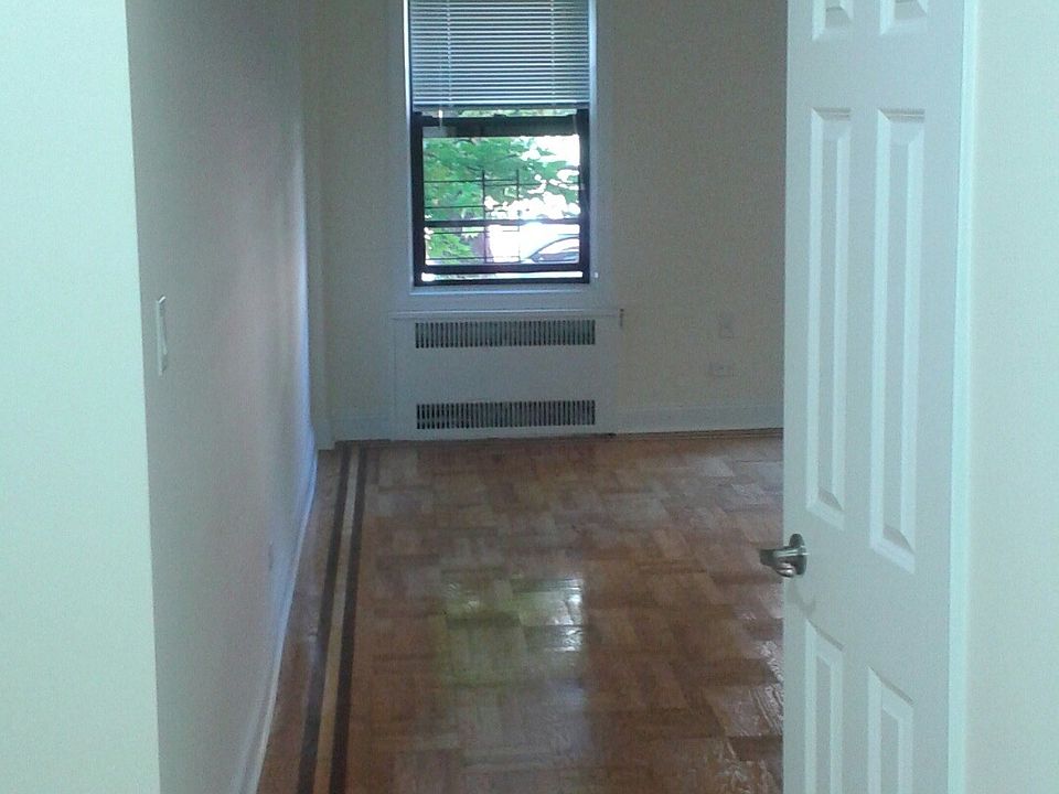 1st image of 17290 Highland Ave Ste 1