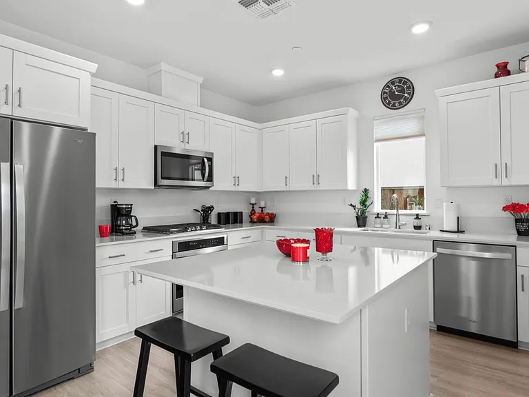 6083 Oak Leaf Pl — Photo 4