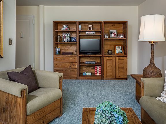 5th image of 247 Parkview Ave APT 4K