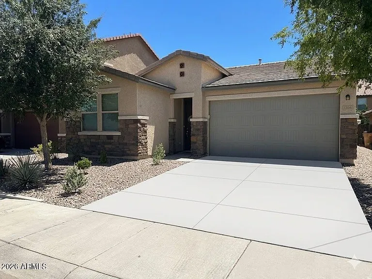 12041 W Cottontail Ln — Photo 2