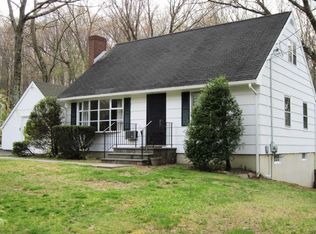 44 Appleblossom Ln, Newtown, CT 06470