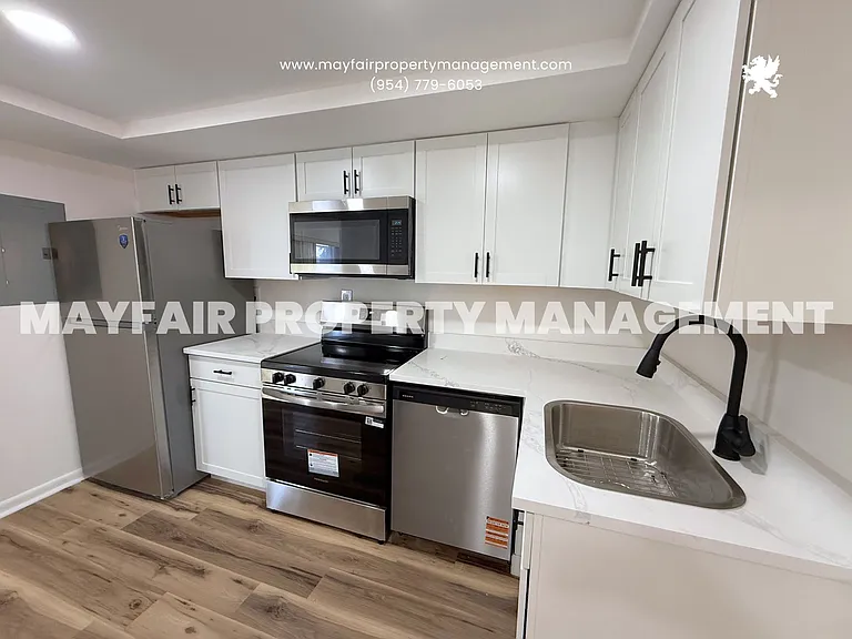 1534 SE 15th St #8 — Photo 3