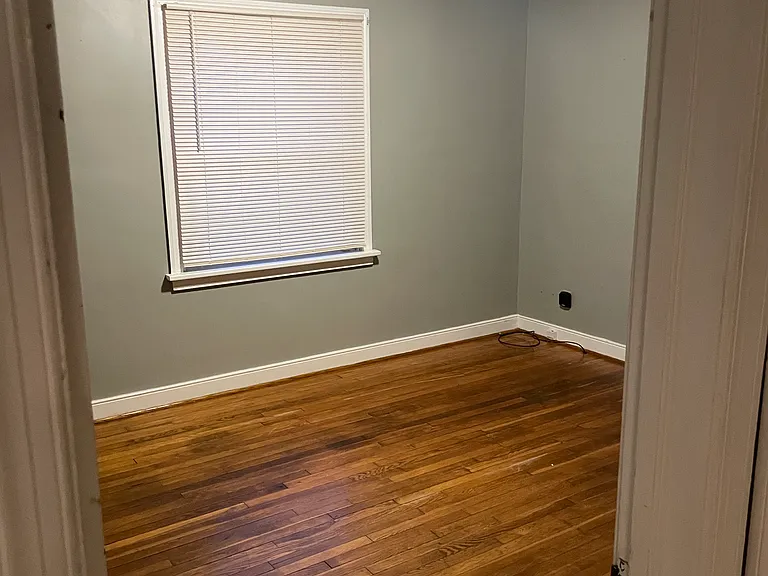 1423 Willis St — Photo 6