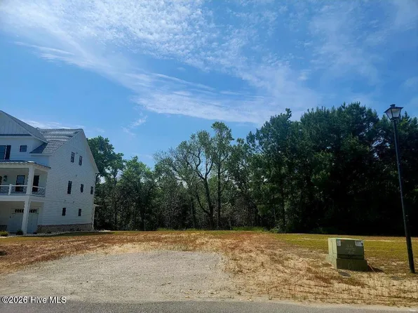 114 Hardwick Ln, Newport, NC 28570