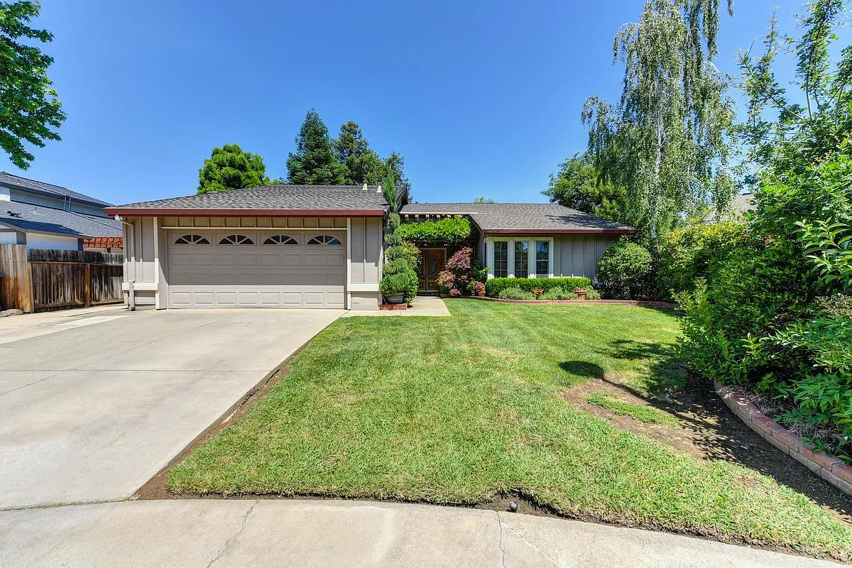 8939 Mountain Home Ct photo 1