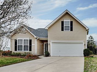 2679 Hidden Pond Cv, High Point, NC 27265