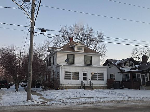 3rd image of 610 4th Ave NW