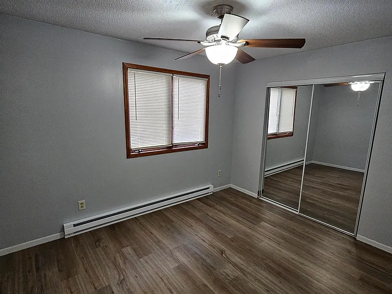 1160 Oakview Dr #7 — Photo 12