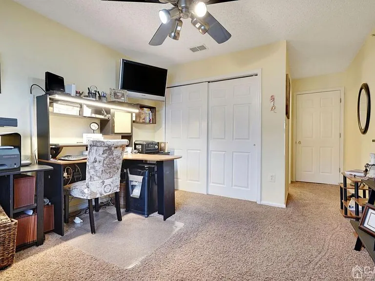 46 Prestwick Way — Photo 17