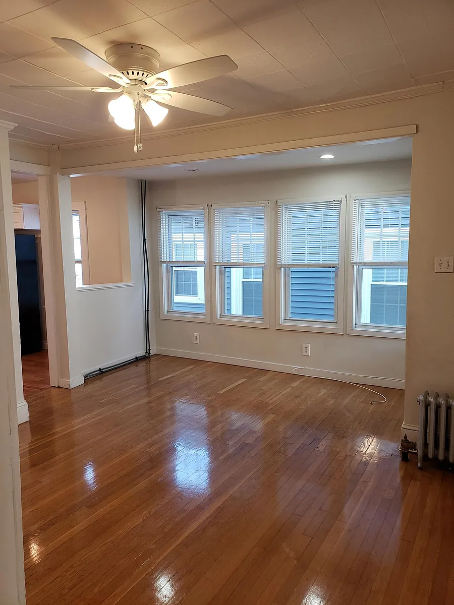Building Photo - 25 Bowers St #1