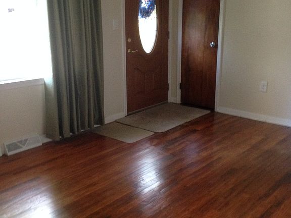 3rd image of 1203 Quinif Dr