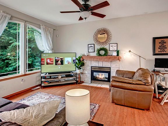 5th image of 2810 93rd Ave NE