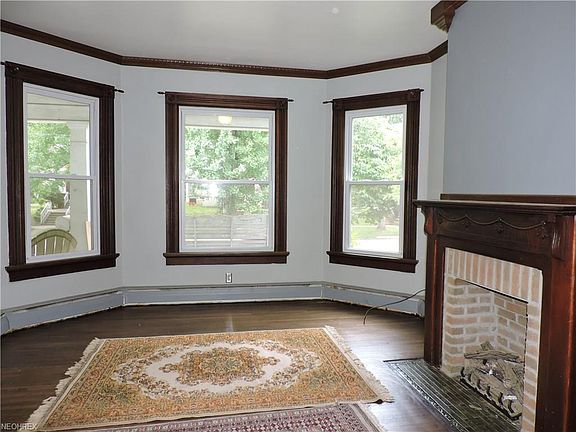 5th image of 707 2nd St