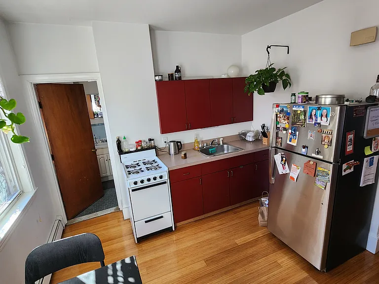 3 Wilbur Ct #1 — Photo 2