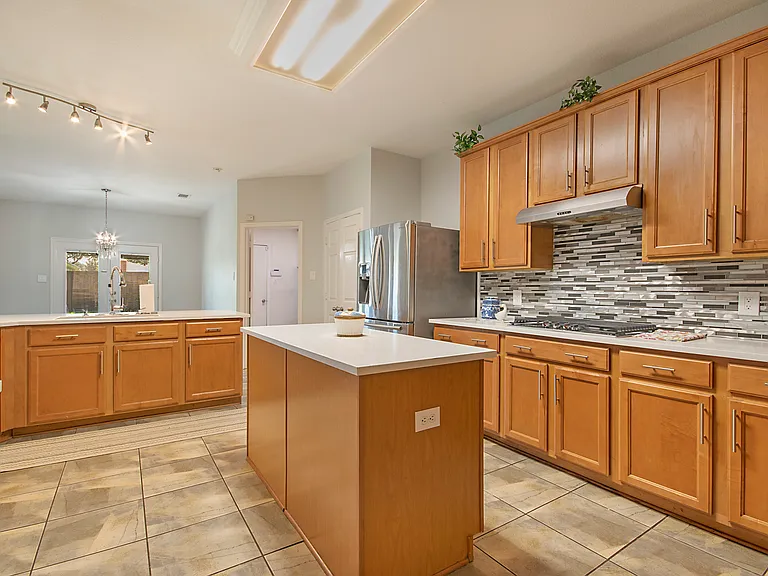 8172 Peacock Ln — Photo 10