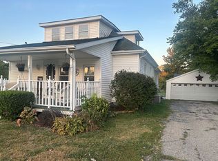 1426 N Main St, Lewistown, IL 61542