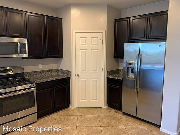 3rd image of 26422 N 132nd Ln