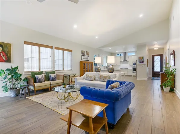 170 Bunker Ranch Blvd #16, Dripping Springs, TX 78620