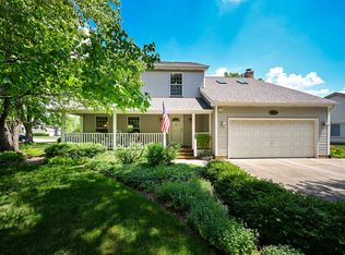 1709 Scottdale Cir, Wheaton, IL 60189