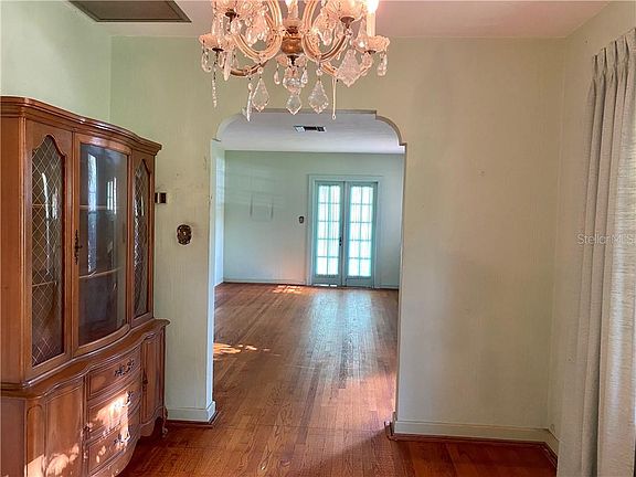 5th image of 2325 Princeton Ct