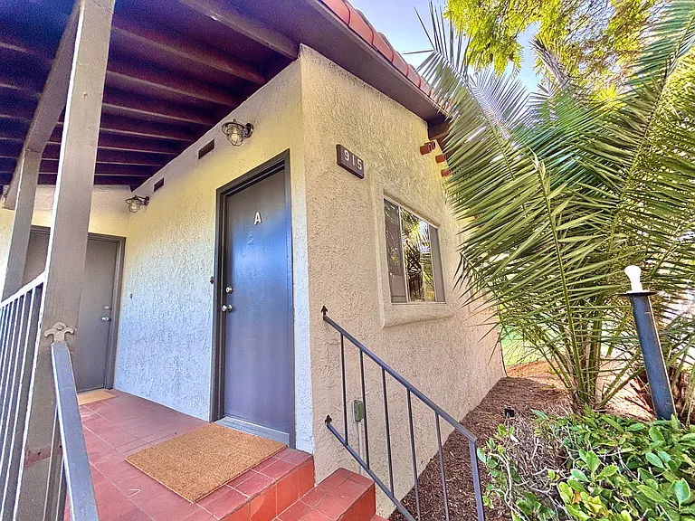 915 Castillo St #A — Photo 2