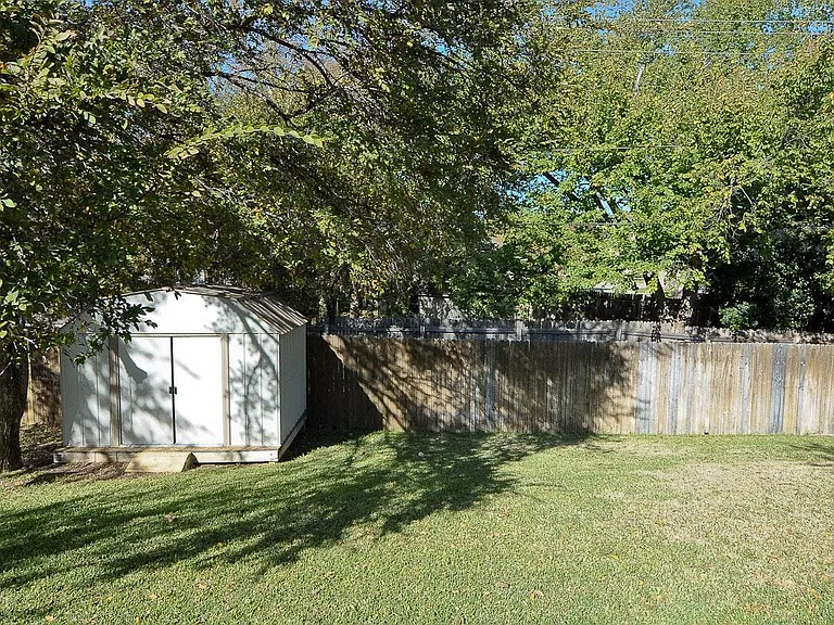 316 Bremen Dr — Photo 27