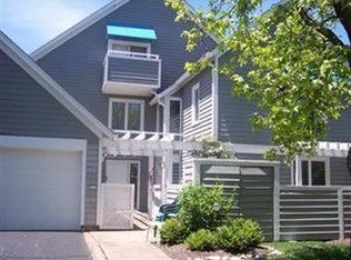 386 Portside Dr, Sandusky, OH 44870