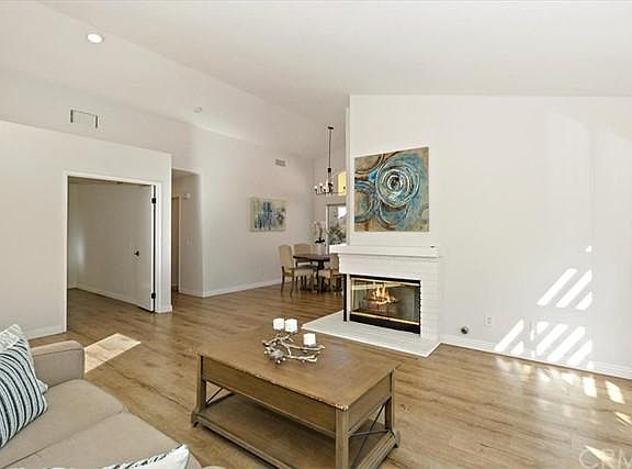 4th image of 28304 Palm Villa Dr