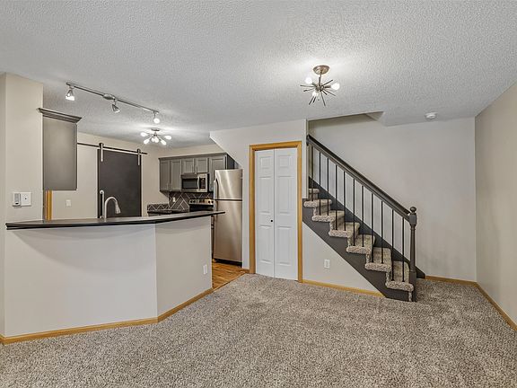 4th image of 811 Burr Oaks Dr Unit 806