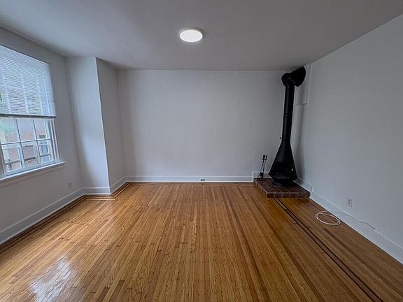 3rd image of 334 Lombard St #211