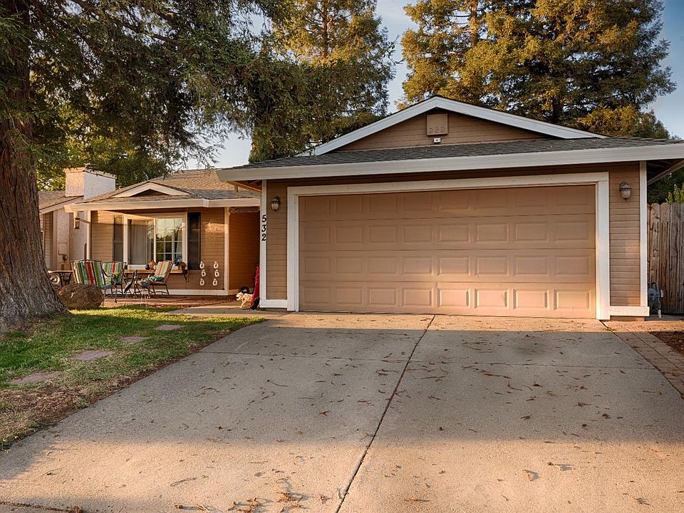 1st image of 532 Oakborough Ave