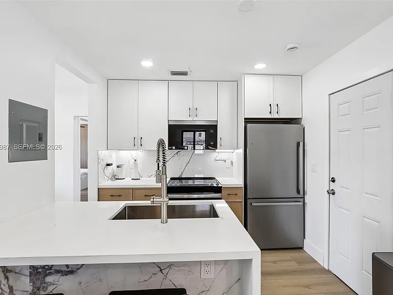 6595 SW 31st St — Photo 14